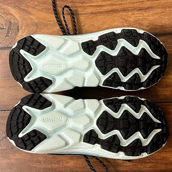 Hokas - Picture 4 of 8